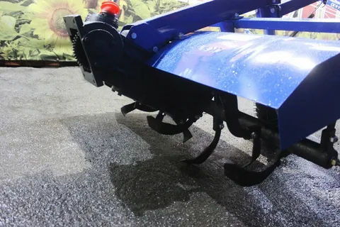 تصویر 4 از روتیواتور تیلر با تیغه های مقاوم در برابر فشار و عملکرد دقیق و بی نقص